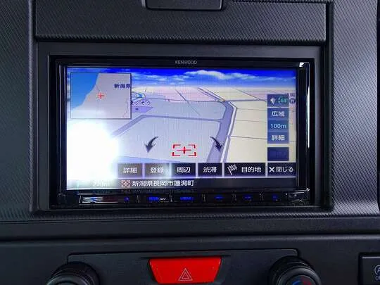 フォワード 1.9t 4WD 標準ベッド付 ユニック3段セルフクレーン付 210ps 未使用車