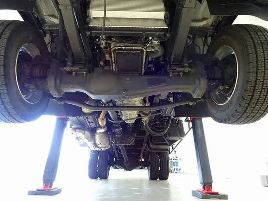 フォワード 1.9t 4WD 標準ベッド付 ユニック3段セルフクレーン付 210ps 未使用車