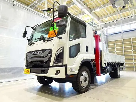 フォワード 1.9t 4WD 標準ベッド付 ユニック3段セルフクレーン付 210ps 未使用車