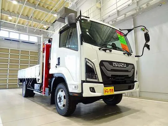 フォワード 1.9t 4WD 標準ベッド付 ユニック3段セルフクレーン付 210ps 未使用車