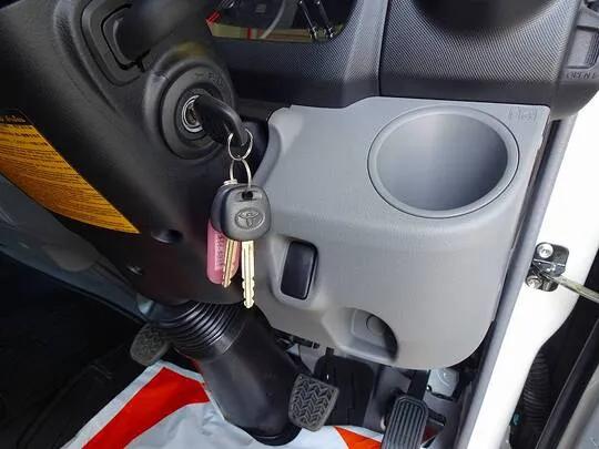 ダイナ 1.75t FJL Wタイヤ 平ボデー 未使用車