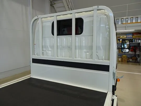ダイナ 1.75t FJL Wタイヤ 平ボデー 未使用車
