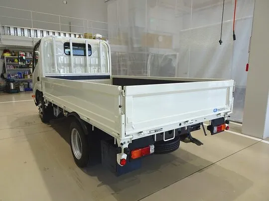 ダイナ 1.75t FJL Wタイヤ 平ボデー 未使用車