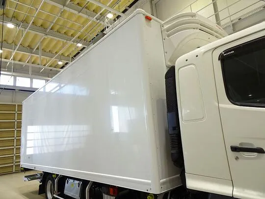 レンジャー 2.25t ワイドベッド付 低温冷凍車 格納ゲート付 リアエアサス 240ps