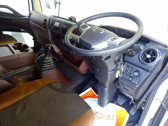 レンジャー 2.25t ワイドベッド付 低温冷凍車 格納ゲート付 リアエアサス 240ps