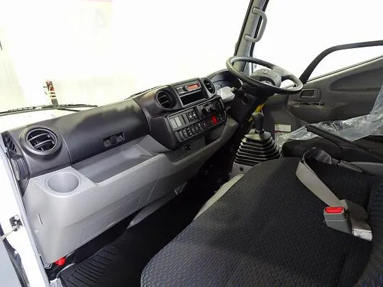 デュトロ 2t 4WD 高床 標準セミロング Wキャブ 未使用車
