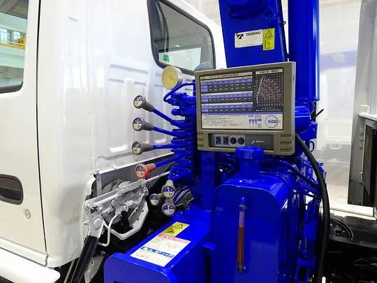 エルフ 3.65t 高床 標準セミロング タダノ4段クレーン付