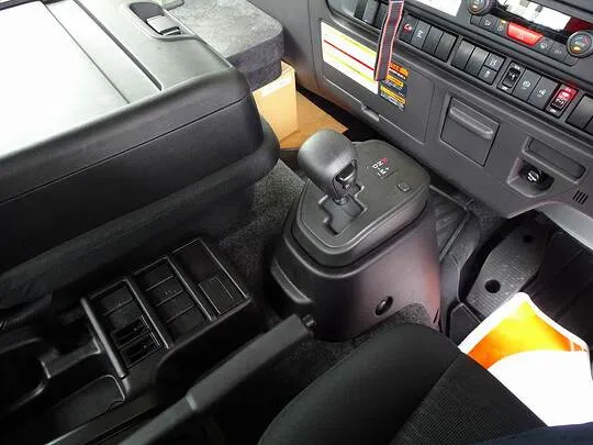 フォワード 1.8t 標準ベッド付 アルミブロック ユニック4段クレーン/マルチPG付 210ps 未使用車