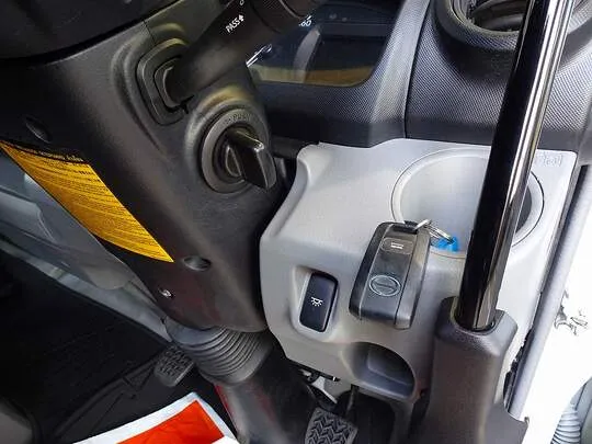 【年次点検済】デュトロ 2.85t FJL 標準セミロング タダノ4段クレーン付