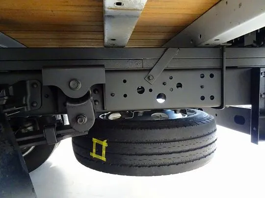 【年次点検済】デュトロ 2.85t FJL 標準セミロング タダノ4段クレーン付