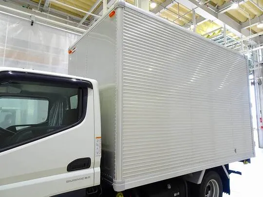 キャンター 1.9t 4WD 高床 標準 アルミバン