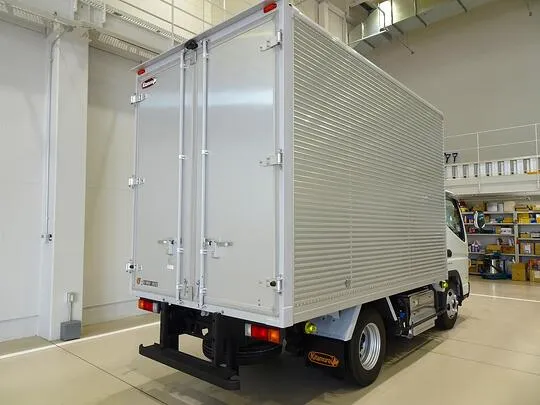 キャンター 1.9t 4WD 高床 標準 アルミバン