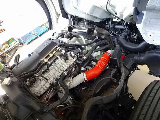キャンター 1.9t 4WD 高床 標準 アルミバン