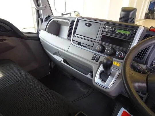 キャンター 1.9t 4WD 高床 標準 アルミバン