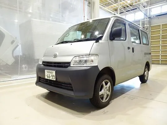 タウンエースバン DX 0.7t 4WD 2/5人乗り 5ドア ガソリン