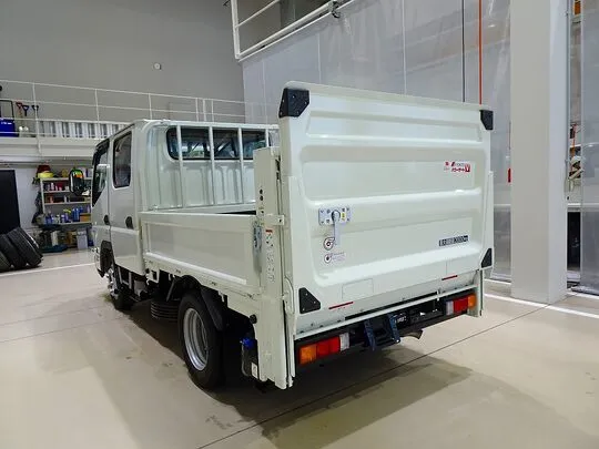 キャンター 2t 全低床 標準 Wキャブ/垂直PG付 未使用車