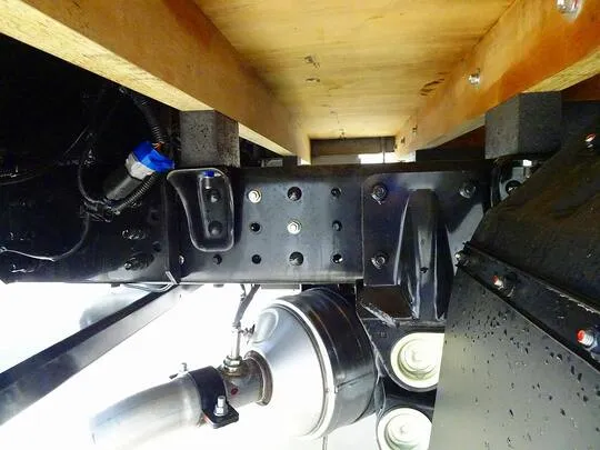 キャンター 2t 全低床 標準 Wキャブ/垂直PG付 未使用車