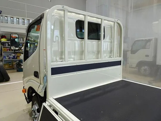 デュトロ 2t FJL 標準 平ボデー