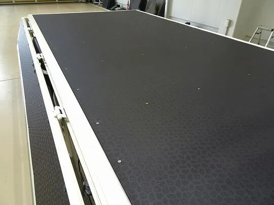デュトロ 2t FJL 標準 平ボデー