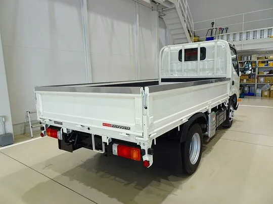 デュトロ 2t FJL 標準 平ボデー