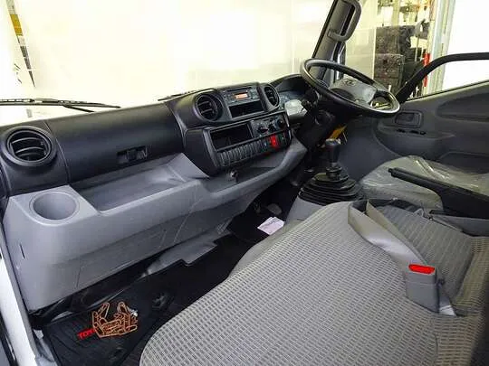 ダイナ 1.35t 4WD FJL Sタイヤ 平ボデー
