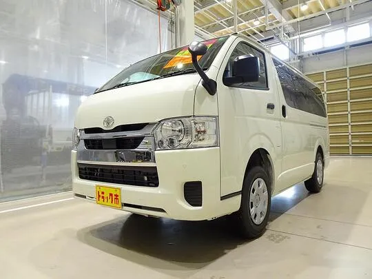 ハイエースバン DX GLパッケージ 1t 4WD 3/6人乗り 5ドア 未使用車