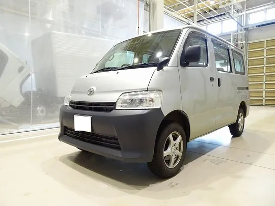 タウンエースバン DX 0.7t 4WD 2/5人乗り 5ドア ガソリン