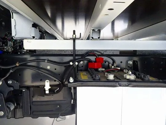 デュトロ 4.65t 高床 ワイド超ロング 平ボデー 未使用車