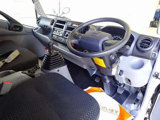 デュトロ 3.5t FJL ワイドロング アルミバン 未使用車