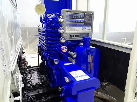 【年次点検済】デュトロ 3t 4WD 高床 標準ロング アルミブロック タダノ4段クレーン付