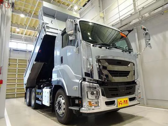 ギガ 9.2t 3軸 2デフ ダンプ 380ps