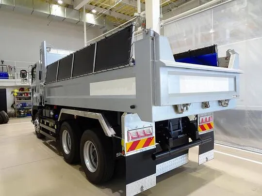 ギガ 9.2t 3軸 2デフ ダンプ 380ps