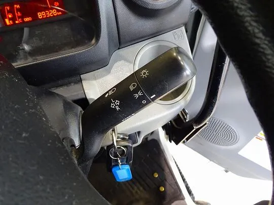 デュトロ  2t 4WD FJL 標準 タダノ3段クレーン付