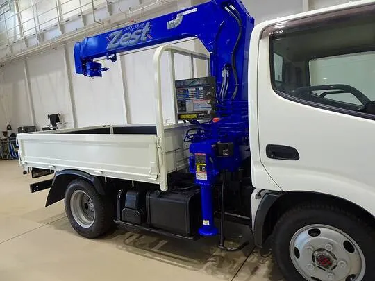デュトロ  2t 4WD FJL 標準 タダノ3段クレーン付