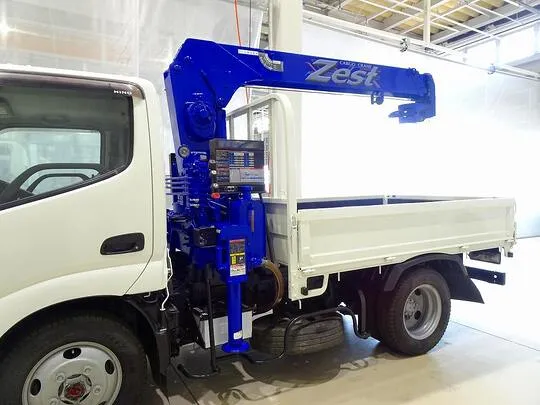 デュトロ  2t 4WD FJL 標準 タダノ3段クレーン付