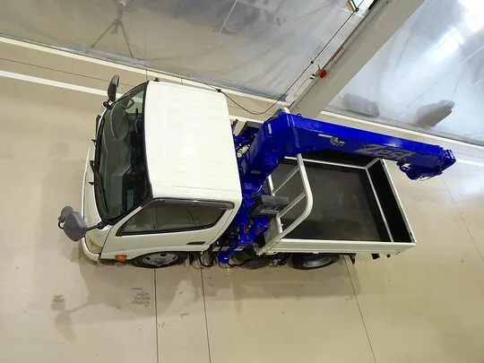 デュトロ  2t 4WD FJL 標準 タダノ3段クレーン付