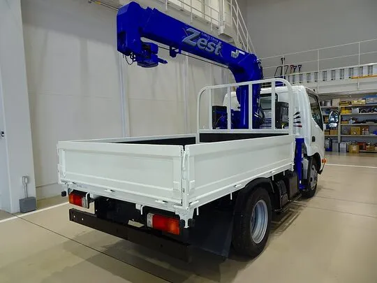 デュトロ  2t 4WD FJL 標準 タダノ3段クレーン付