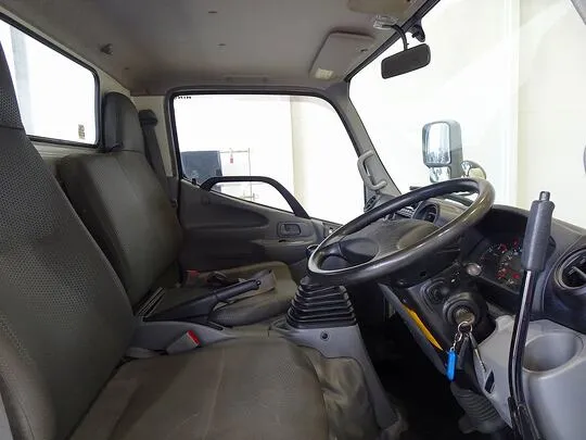 デュトロ  2t 4WD FJL 標準 タダノ3段クレーン付
