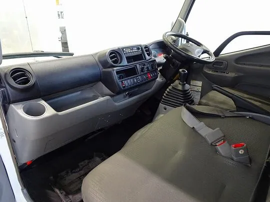 デュトロ  2t 4WD FJL 標準 タダノ3段クレーン付