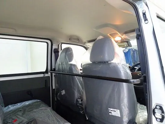 ボンゴバン DX 0.7t 4WD 2/5人乗り 5ドア ガソリン