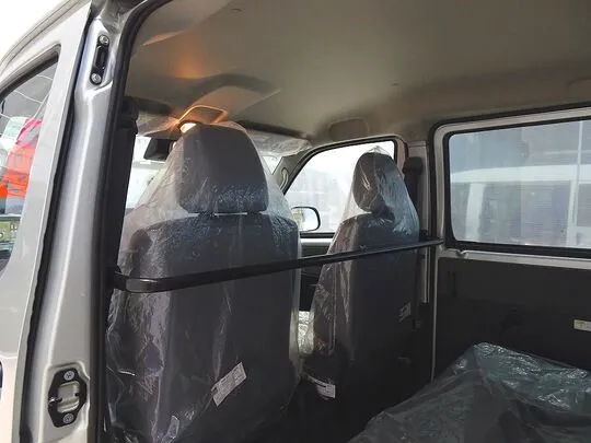 ボンゴバン DX 0.7t 4WD 2/5人乗り 5ドア ガソリン