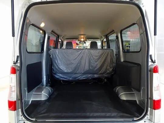 ボンゴバン DX 0.7t 4WD 2/5人乗り 5ドア ガソリン