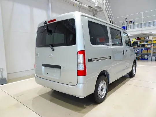 ボンゴバン DX 0.7t 4WD 2/5人乗り 5ドア ガソリン