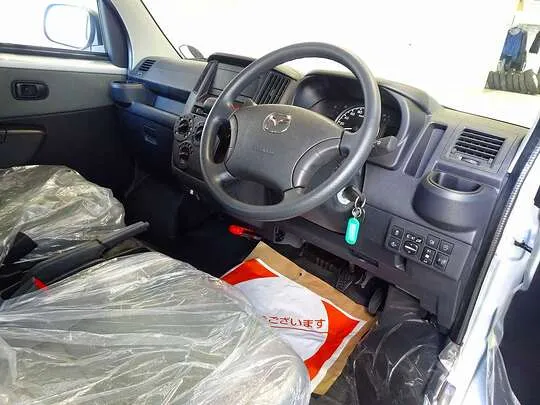 ボンゴバン DX 0.7t 4WD 2/5人乗り 5ドア ガソリン