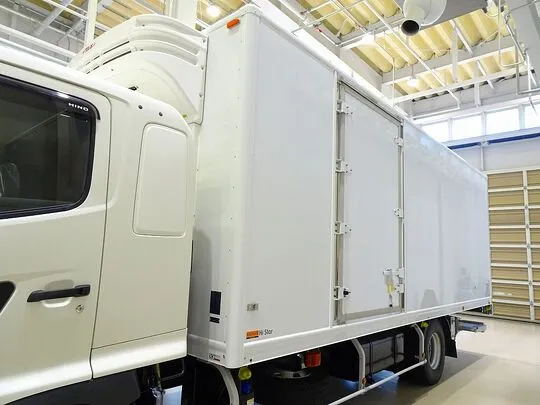 レンジャー 2.25t ワイドベッド付 低温冷凍車 格納ゲート付 リアエアサス 240ps