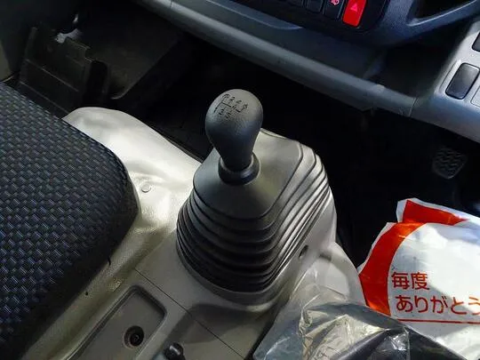 デュトロ 3.5t FJL ワイド超ロング ユニック4段クレーン付 未使用車