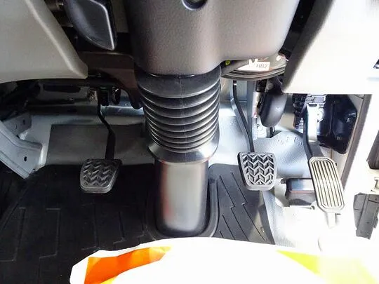 デュトロ 3.5t FJL ワイド超ロング ユニック4段クレーン付 未使用車