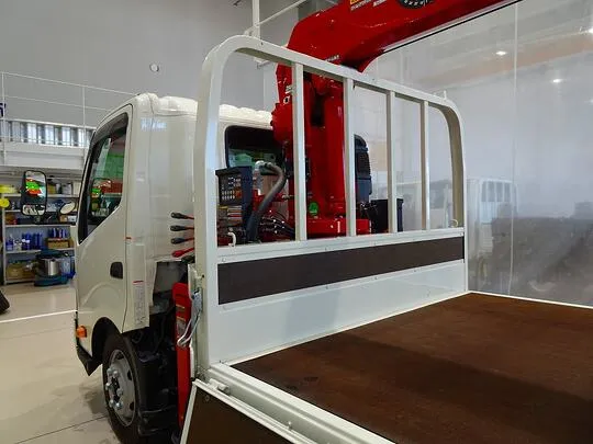 デュトロ 3.5t FJL ワイド超ロング ユニック4段クレーン付 未使用車