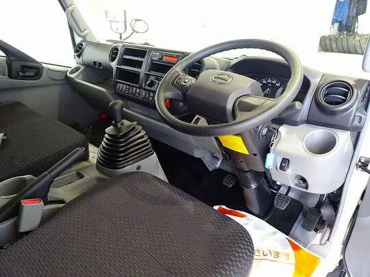 デュトロ 3.5t FJL ワイド超ロング ユニック4段クレーン付 未使用車