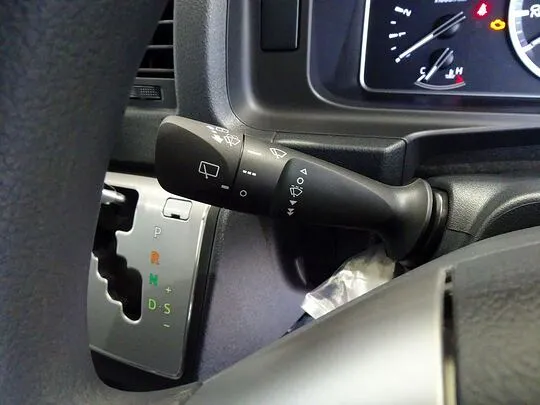 ハイエースバン DX 1t 4WD 3/6人乗り 5ドア 未使用車